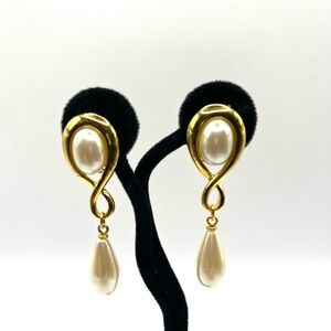 Gold Tone and Pearl Drop Dangle Earrings Clip on Earrings Vintage Elegant